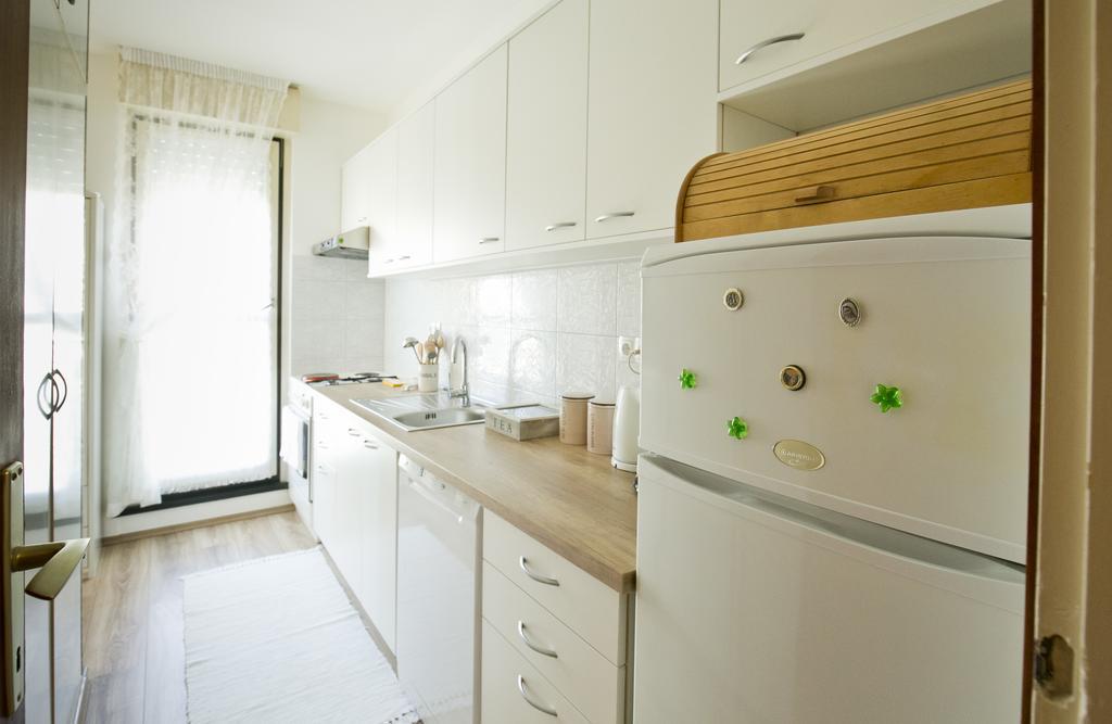 Golden Place Спліт Екстер'єр фото